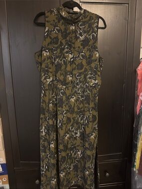 Sleeveless Olive Green Floral Dress